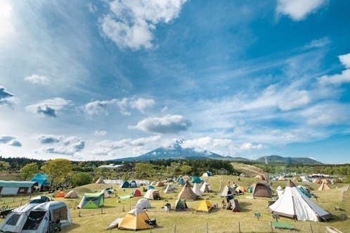 キャンプフェス「フジ アンド サン'25」静岡で、折坂悠太・森山直太朗・柴田聡子らの野外音楽ライブ