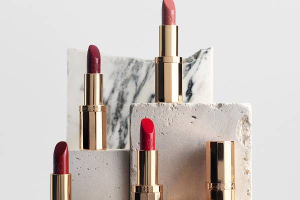 「セリーヌ ボーテ」25年春コスメ、“アールデコ調”クラシックリップに新14色が仲間入り