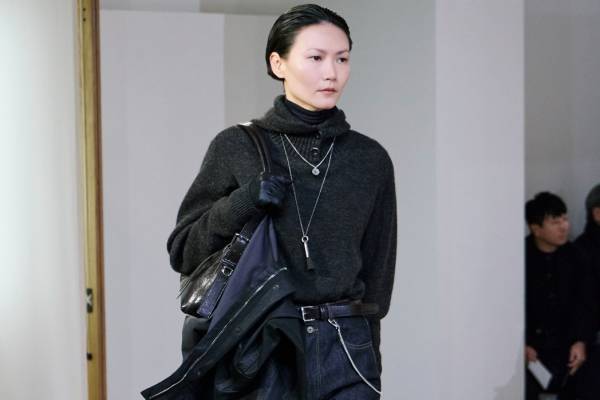 ルメール 2025年秋冬コレクション - 日常に引き立つ動きと表情のニュアンス