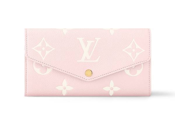 ルイ・ヴィトン25年春夏レザーグッズ、淡いピンクのモノグラム柄財布＆カードケース