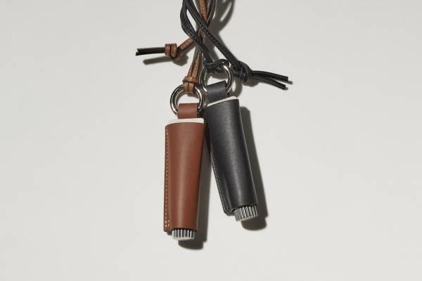 イッチからミニマルなリップバーム専用ケース、「リンク オリジナル メーカーズ」とコラボ