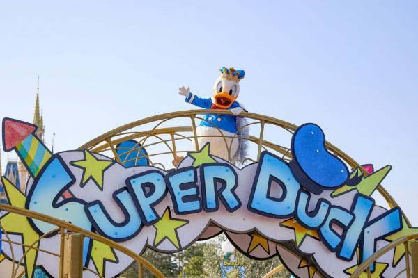 東京ディズニーランド“ドナルド”主役の「パルパルーザ」が第4弾としてパワーアップ！グッズやフードも