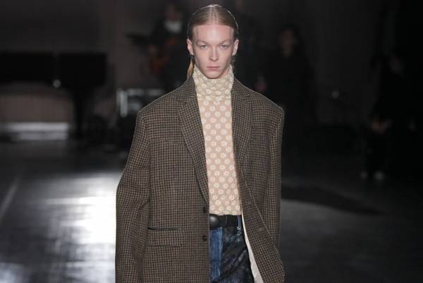 タナカ 2025-26年秋冬コレクション - 平和な世界のミリタリーウェア