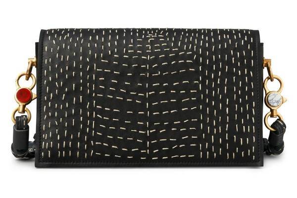 バイレード“職人が手作り”する「カンタ」シリーズ新作、全面ステッチ入りレザーショルダーバッグ