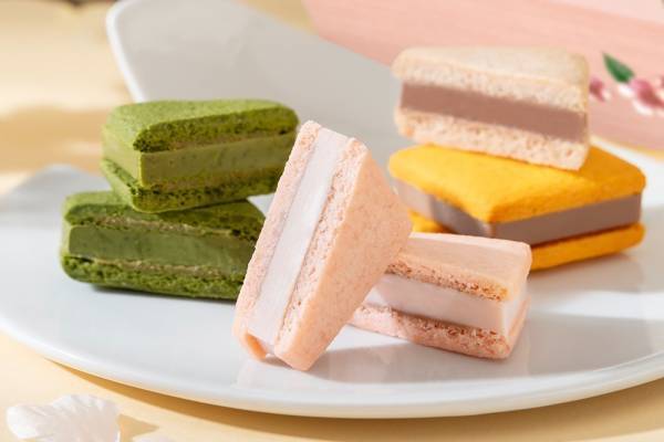 ゴディバの春限定焼き菓子、“桜香る”「サブレショコラ」や「マカロンショコラ」を詰め合わせ