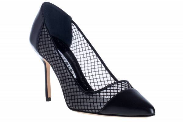 マノロ ブラニク“透け感メッシュ”×ブラックレザーの25年春夏シューズ、パンプスやバレエシューズも