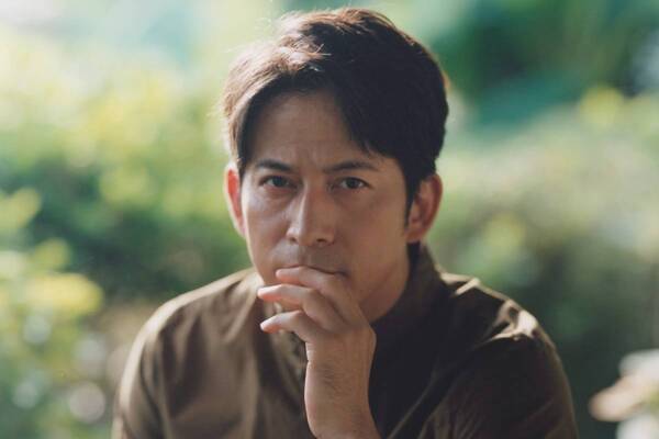 映画『SUKIYAKI 上を向いて歩こう』岡田准一主演、名曲誕生秘話と作曲家・中村八大の人生を描く