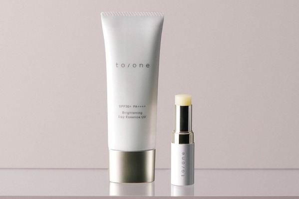 トーン25年春UVケア、“透明感・ハリ”与える美容液UV＆リップ下地OKなUVリップバーム