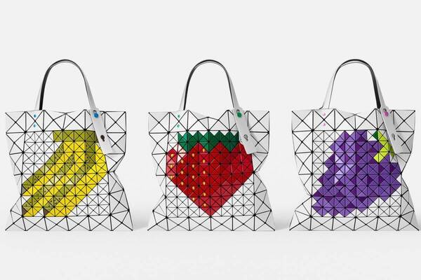 バオ バオ イッセイ ミヤケ「フルーツ」バッグ、苺やバナナを三角形ピースで表現