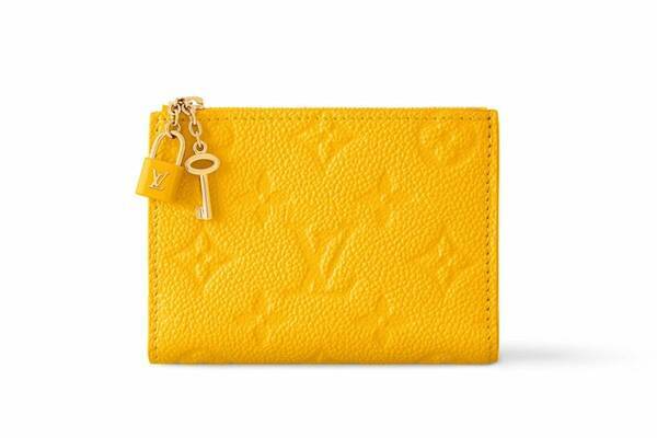 ルイ・ヴィトン25年春ウィメンズ財布、南京錠＆キーチャーム付きのフレッシュイエロー革財布