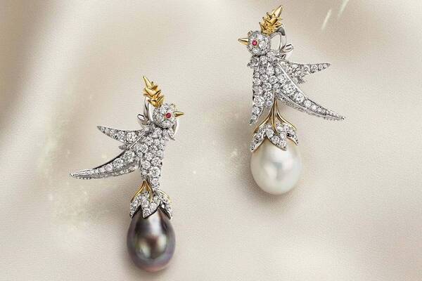 ティファニー25年ハイジュエリー、天然海水パールに鳥が佇むダイヤモンドピアス＆リング