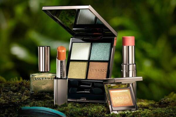 ルナソル2025年夏コスメ「熱帯雨林の聖域」着想“ジャングルの色彩”イメージのアイパレやリップ