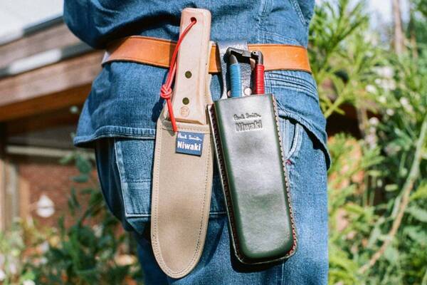 ポール・スミスのレザーケース付き剪定ばさみ、ガーデニング用品ブランド「ニワキ」コラボ