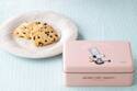 帝国ホテル 東京の春スイーツ、パステルピンクの「料理長スヌーピー」クッキー缶＆苺パン