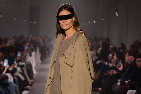 エムエム6 メゾン マルジェラ2025年秋冬コレクション - 身体イメージの可塑性を引き出す