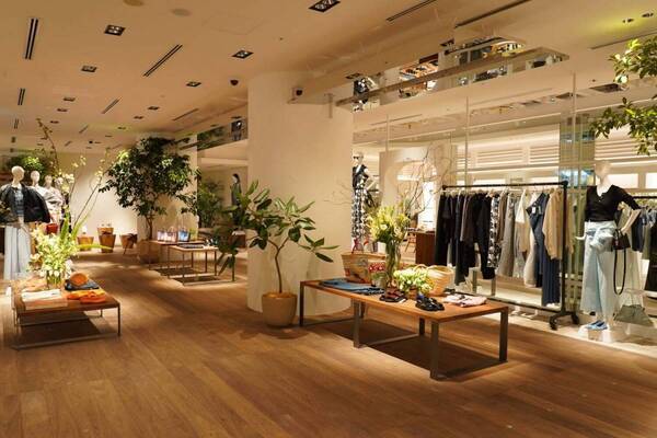 ロンハーマン大阪店がグラングリーン大阪に移転オープン - 限定シャツやピアス、カフェも併設