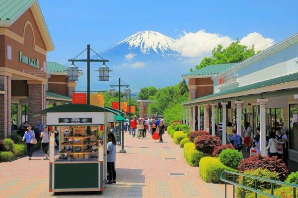 全国プレミアム・アウトレットで最大80％オフ春セール、春物や新生活のマストアイテムがお得に