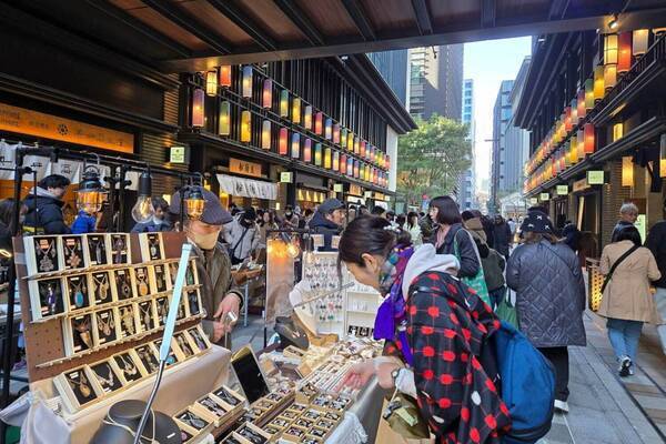 「第33回 オールドニューマーケット」東京・日本橋仲通りで、アクセサリーや暮らしの道具など約50店舗