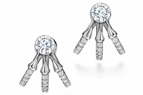 ティファニー×ファレル・ウィリアムス、“ダイヤモンドが浮かぶ”槍モチーフピアス＆ネックレス