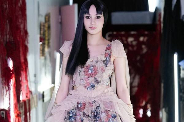 ペイデフェ 2025-26年秋冬コレクション「分裂」- 伊藤潤二のホラー漫画『富江』を題材に