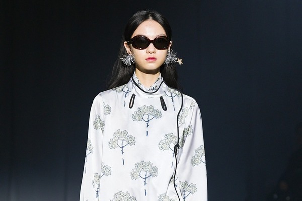 テルマ 2025-26年秋冬コレクション - クリーピーな夜の街を着想源に