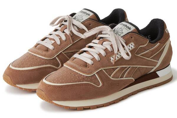 ホワイトマウンテニアリング×リーボックのレザースニーカー、“トライアングル”柄「クラシック レザー」