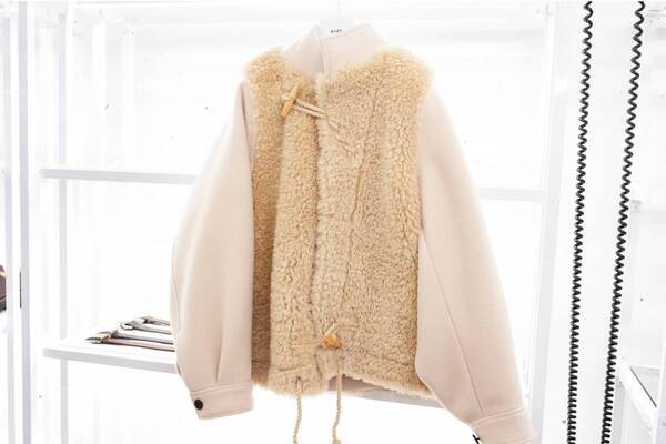 ハイク2025年秋冬の注目アウター、“ボア素材”の切り替えダッフルコート＆フライトジャケットなど