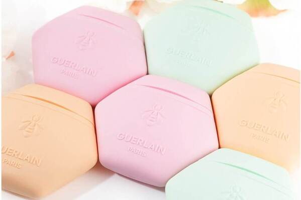 ゲラン「アクア アレゴリア」初のハンドクリームが25年夏誕生、“夜明けのバラ園”など人気の香り3種