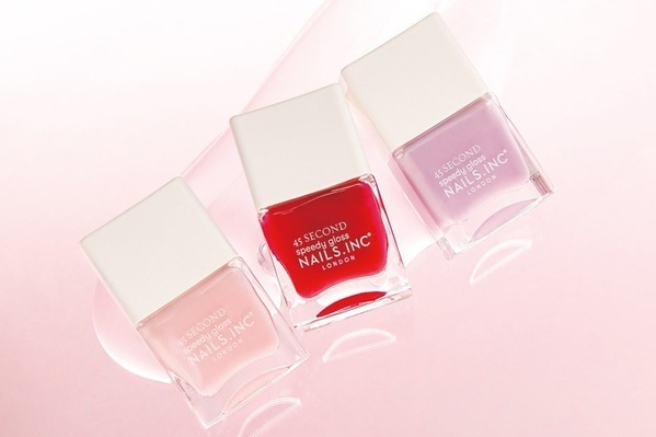 ネイルズ インク“まるでゼリー”な25年夏ネイル、ぷるんと艶めくラズベリーピンク＆透明感ラベンダー