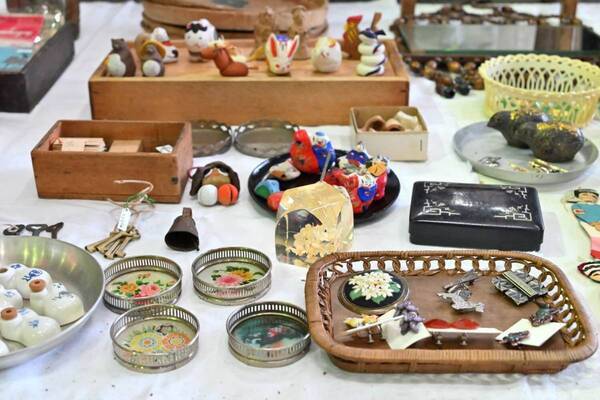 蚤の市「東京蒐集 第4会」東京・調布の京王閣競輪場で、偏愛に満ちたコレクターズアイテムや骨董品が集結