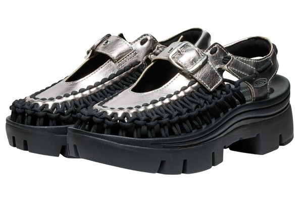 キーンの“コードアッパー”サンダル「ユニーク」厚底ソールのメリージェーンで