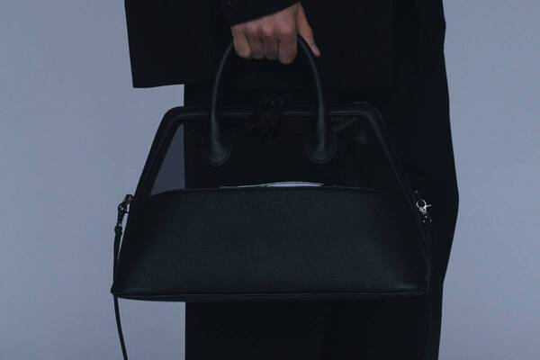 ディスコード ヨウジヤマモト“透明PVC”の切り替えレザーバッグ、ふんわり「パフ」バッグも