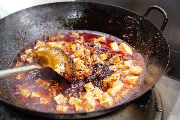 四川料理の祭典「四川フェス2025」麻婆豆腐や麻辣湯など、人気店が中野セントラルパークに集結