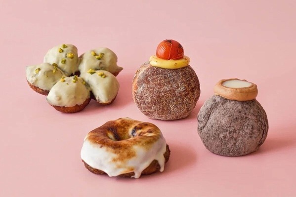 生ドーナツ専門店「アイムドーナツ？」池袋にオープン、抹茶焼きホワイトチョコなど限定フレーバーも