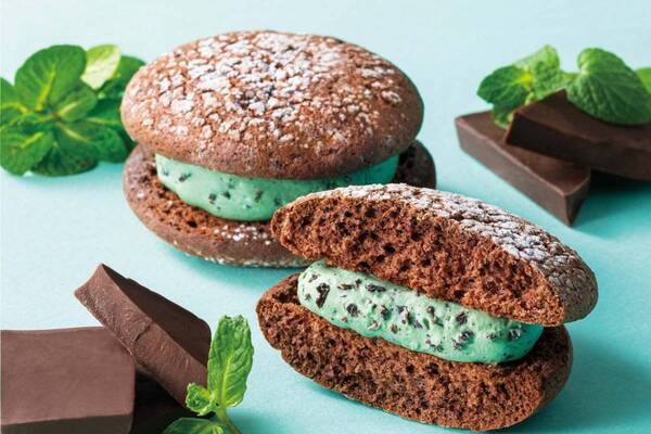 亀屋万年堂の夏限定「生ナボナ チョコミント」パリパリチョコチップ×爽やかミントクリームをサンド