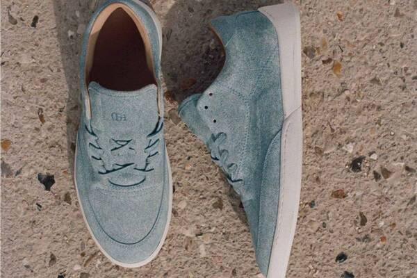 ガブリエラ ハースト上品な”スリップオン”スニーカー、デニム生地やマルチカラーのステッチで