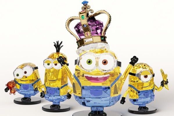 スワロフスキー「ミニオンズ」クリスタルフィギュア、王冠煌めくキングボブやバナナを持ったスチュアート