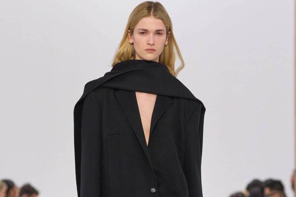 スポーツマックス 2025年秋冬コレクション - 溢れる創造性、目を奪うシルエットと素材の妙