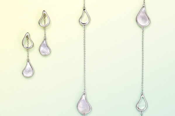 アンテプリマ“白蝶貝のしずく”アクセサリー、揺らめく2WAYピアスやロングネックレス