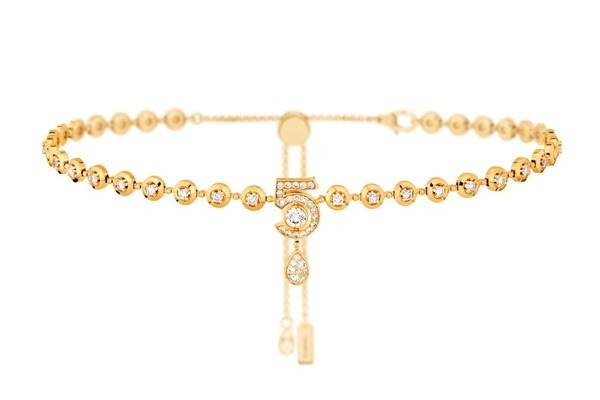 シャネル「コレクション N°5」ファイン ジュエリー、雫モチーフ×ビーズ状ダイヤモンドのネックレス