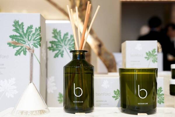 「バンフォード 表参道本店」英国オーガニックブランドのスパ併設旗艦店、グリーンテラス 表参道に