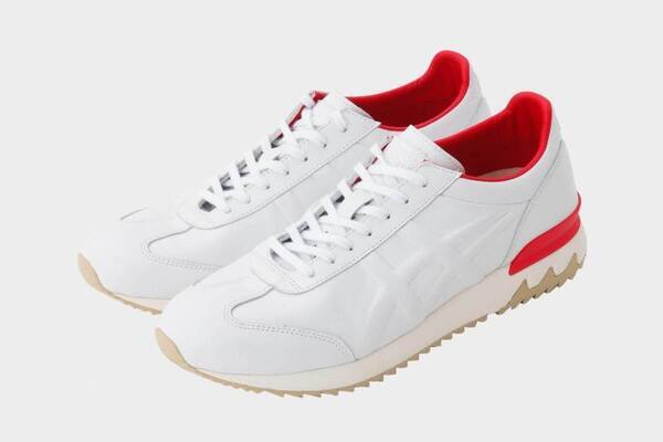 オニツカタイガー×チノのコラボスニーカー第4弾、“エンボス加工”ストライプの「カリフォルニア 78」