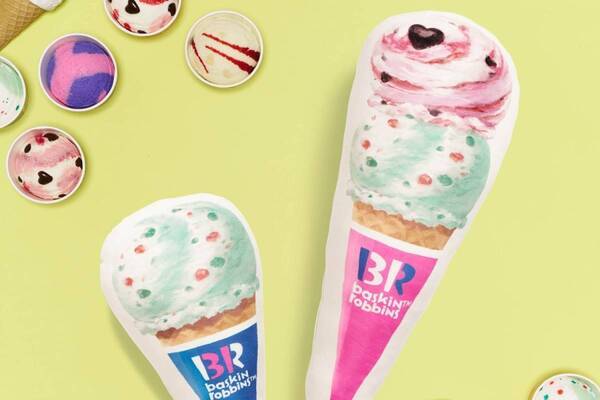 サーティワン×アフタヌーンティー、ひんやり“アイス”クッションやピンクのスプーン柄Tシャツ