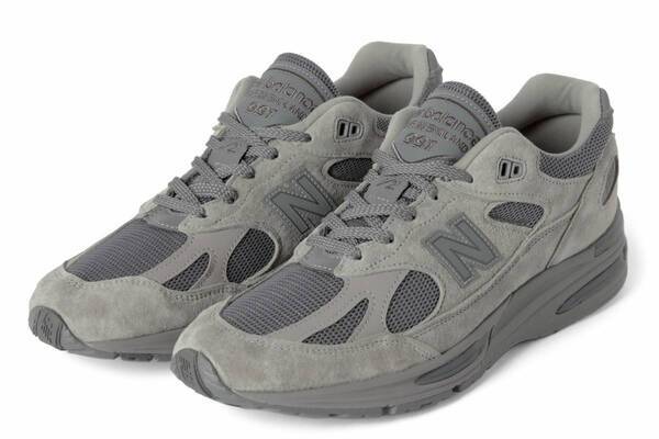 ニューバランス×ディスイズネバーザットのスニーカー「991v2」“セージグレー”スエード＆メッシュで