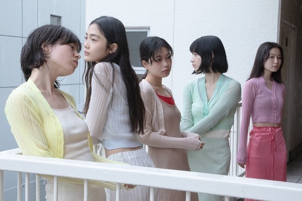 ジェーン スミス“シアー×クロップド丈”のロングスリーブカーディガン、カバーコード限定で