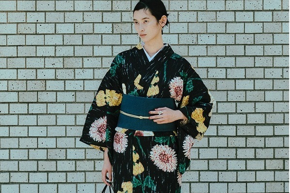 アメリ×ケイタ マルヤマの“花柄”浴衣、大輪の花が咲き誇るブラック＆可憐なホワイトなど全3型