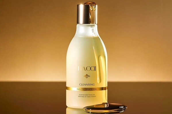 HACCI25年秋スキンケア“洗うたび潤う”美容液オイルクレンジング、とろけるハニーレモンの香り