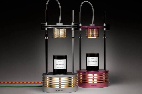 バイレード“メタリックピンク”のランプ風キャンドルウォーマー、表参道店限定で