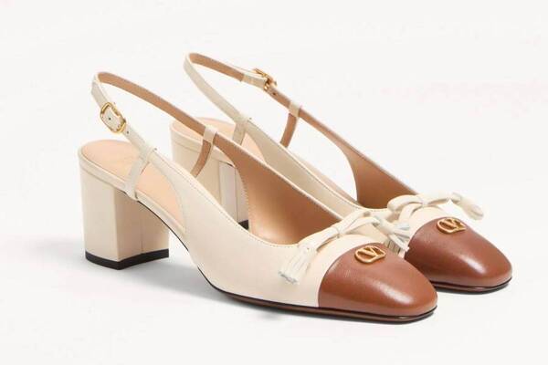 ヴァレンティノ ガラヴァーニ25年秋シューズ、“リボンタッセル付き”パンプス＆チェリー柄スニーカー