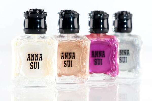 アナ スイ「香水瓶ネイル」25年秋の限定色、“ティーローズ香る”オーロラ＆シャンパンカラーなど